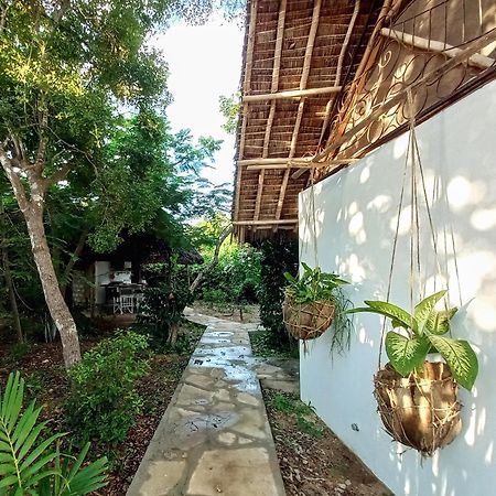 Watamu Beach Cottages B&B Exterior photo